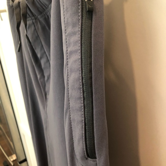 Eddie Bauer grey fleece lined pants. 2X - Picture 3 of 6